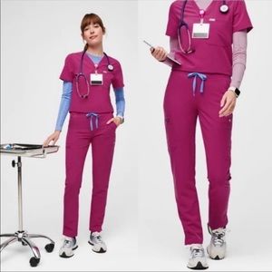NWT Figs Yola scrub pants in Raspberry